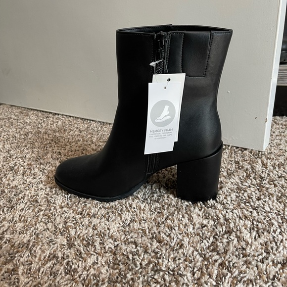 A New Day Janelle bootS - Picture 3 of 4